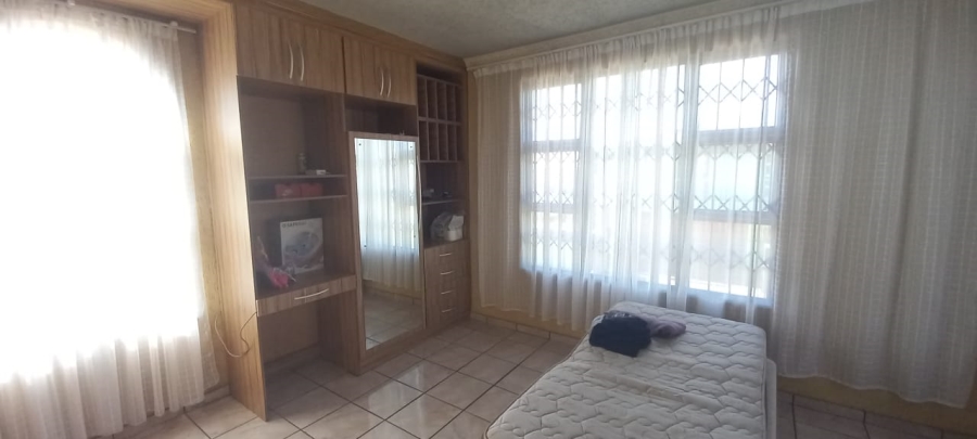 5 Bedroom Property for Sale in Zamdela Free State